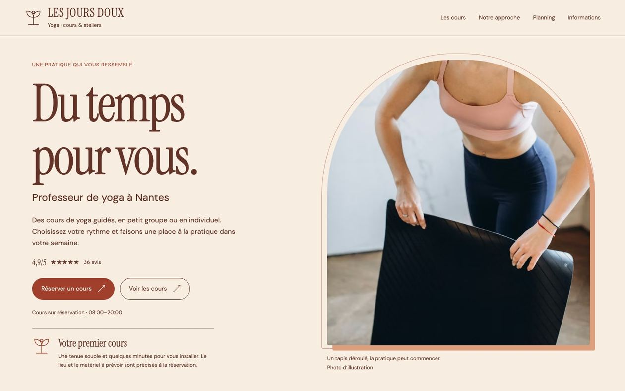 Démonstration fictive LES JOURS DOUX : site de yoga ou de Pilates sur ordinateur